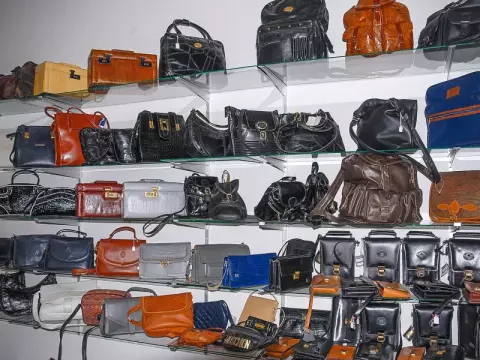 Dubai Wholesale Shoes Distributor photo 1