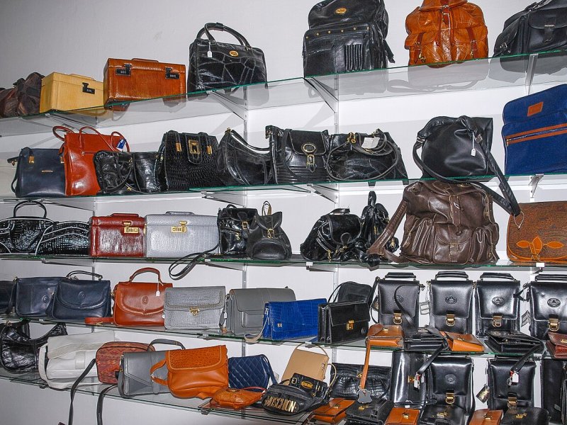 dubai-wholesale-shoes-distributor-naif-deira