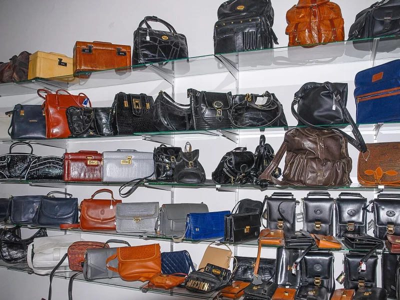 Dubai Wholesale Shoes Distributor photo 1