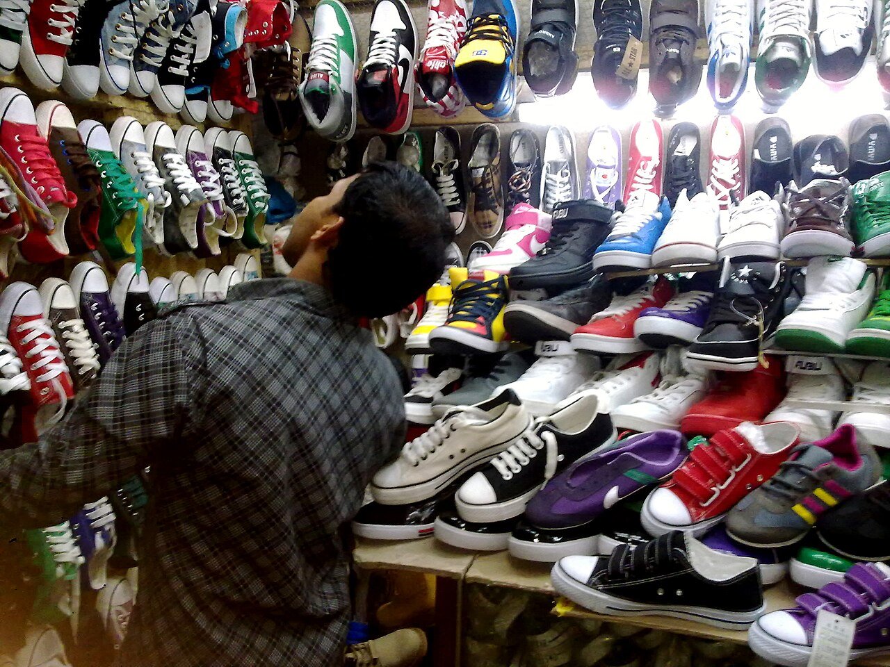 monami-shoes-main-branch-al-sabkha-deira-big-0