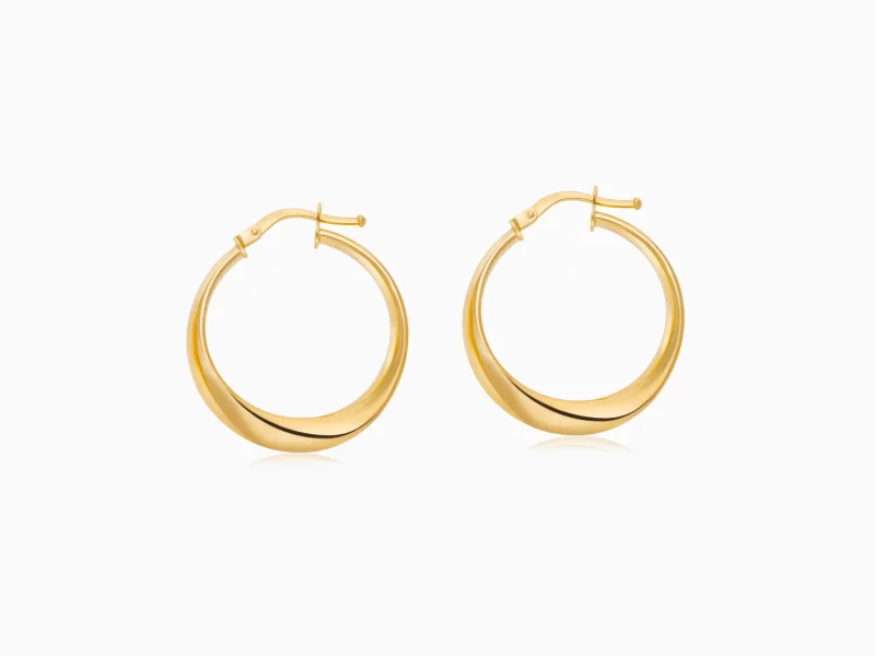 hoop-earrings-in-18k-yellow-gold