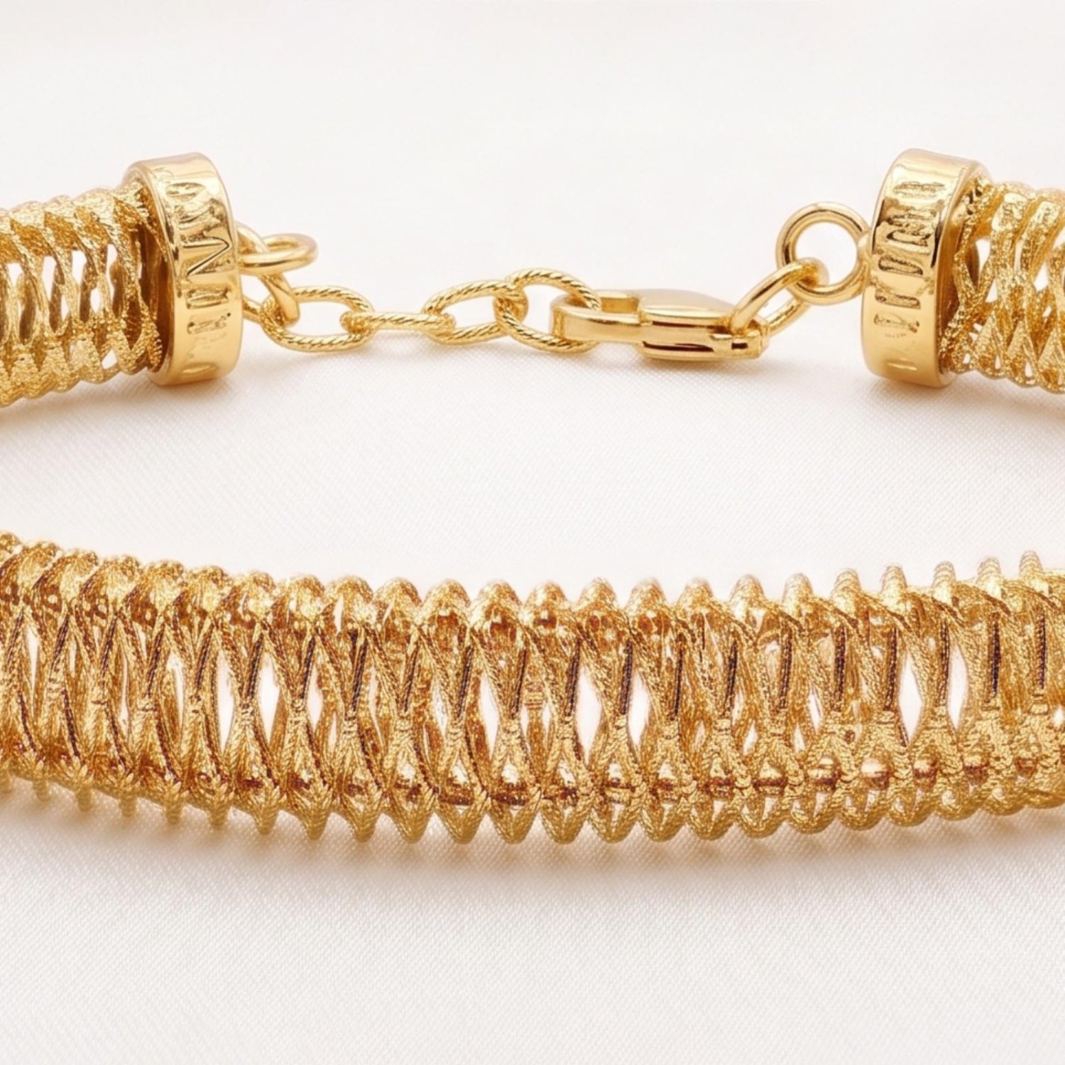 classic-bracelet-big-1