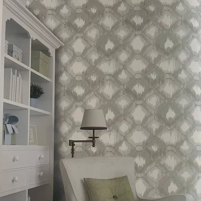 modern-silver-damask-wallpaper-dubai-165-m2-roll-uae-big-0