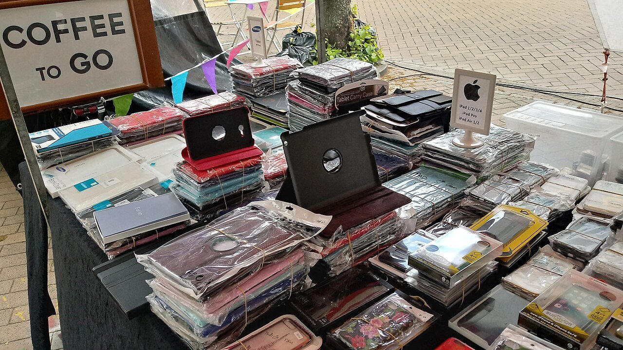 electrozone-mobile-wholesale-market-naif-deira-big-0