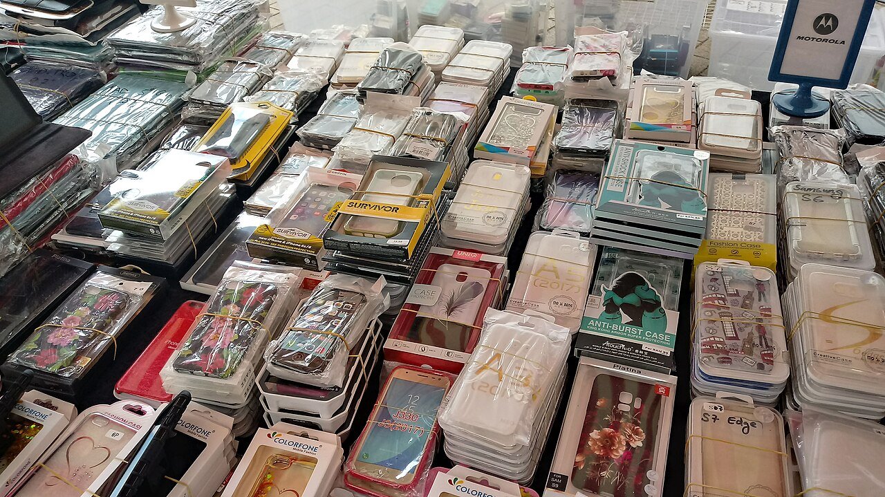 fnz-used-mobiles-wholesale-naif-deira-big-0