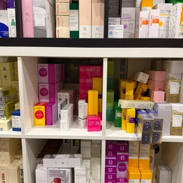 Dubai Beauty Wholesale logo