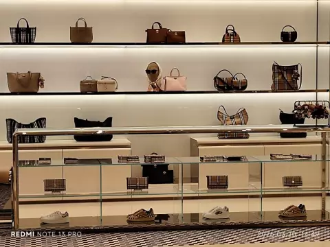 lipar-shoes-monami-group-naif-deira