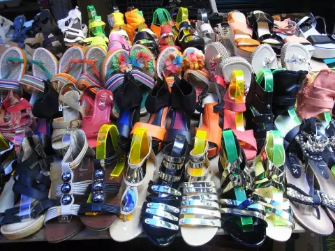swift-international-trading-shoe-star-naif-deira