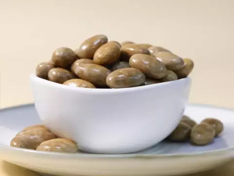 premium-caramel-almond-dragee