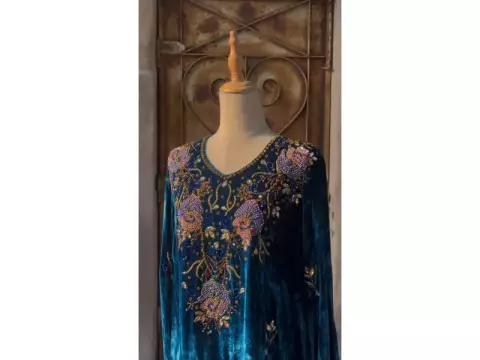 golden-gate-embroidered-velvet-abaya-s1e5
