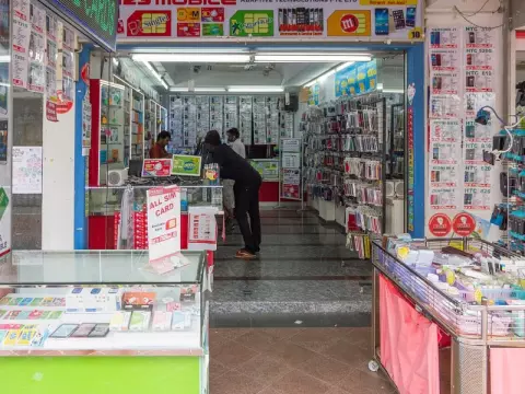 tag-trading-mobile-computers-naif-deira